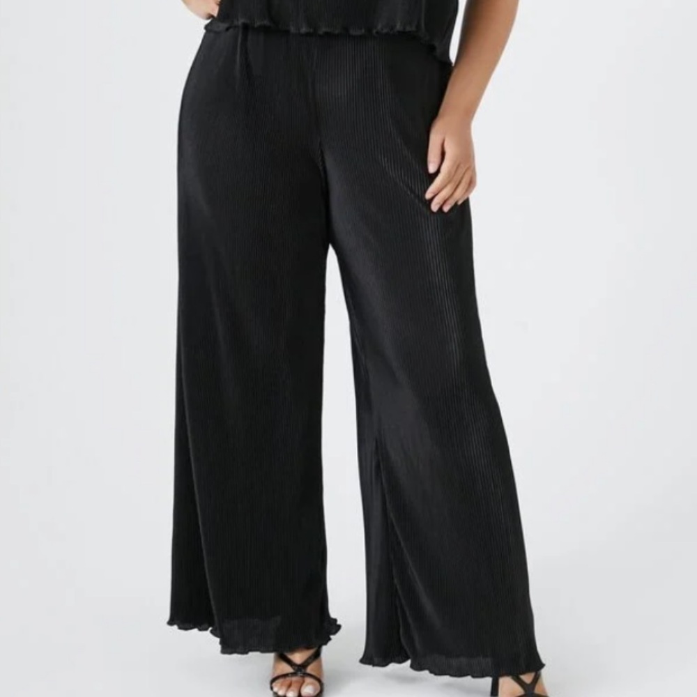 F21 Plus Size Plisse Lettuce-Edge Wide-Leg Pants